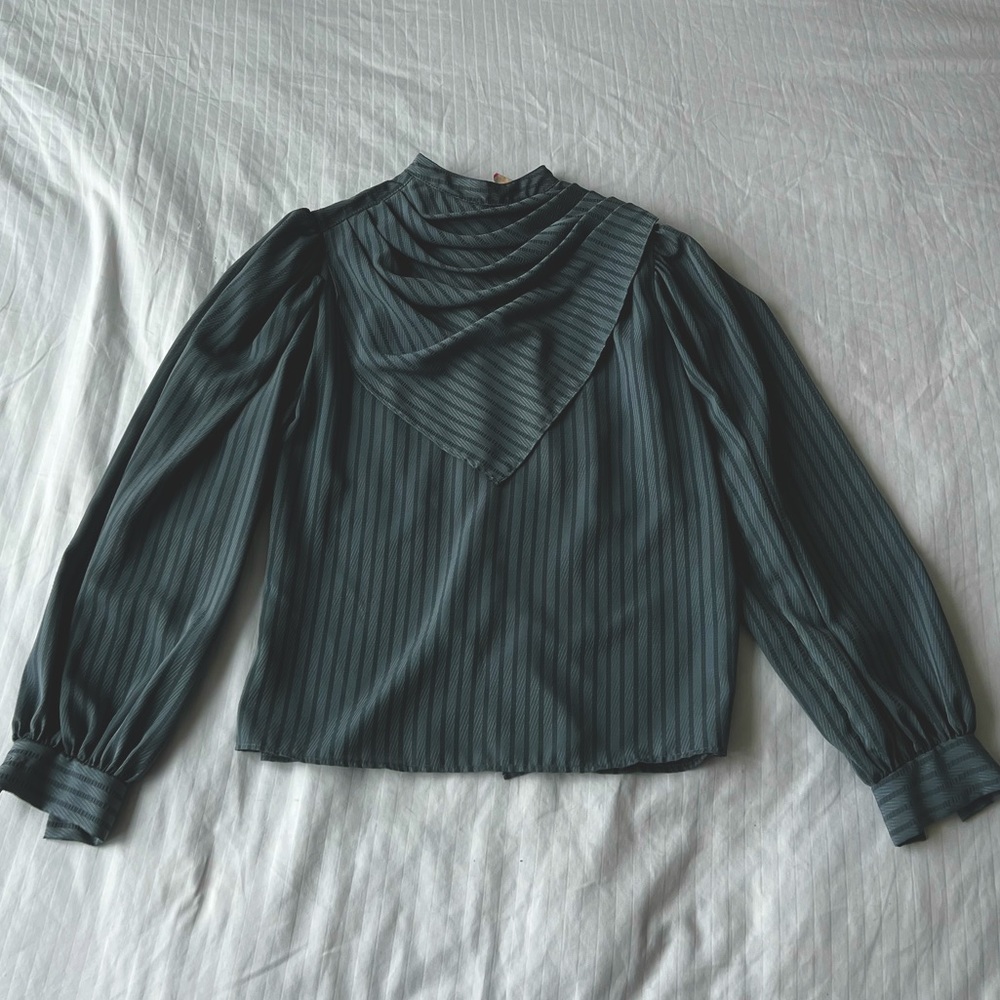 Vintage Cool-Grey striped blouse